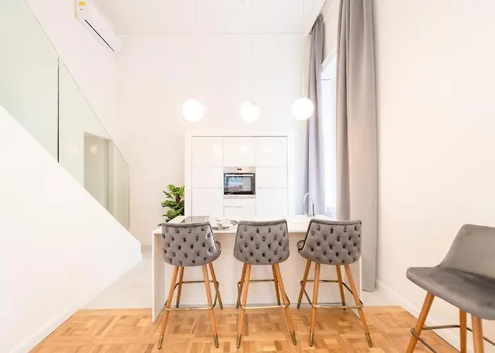 Andrassy With Free Parking Apartman