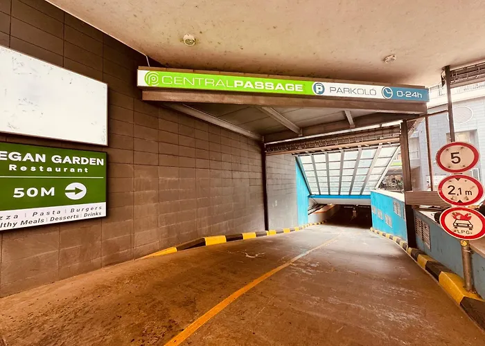 Andrassy With Free Parking *
