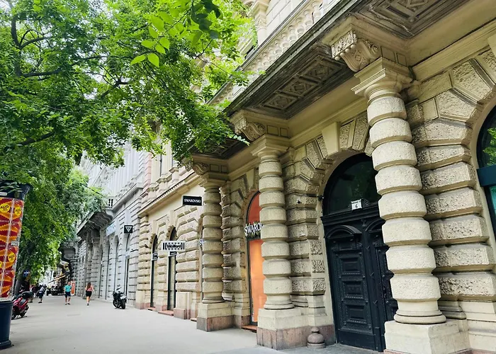 Andrassy With Free Parking Budapest