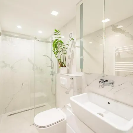 アパート Andrassy With Free Parking