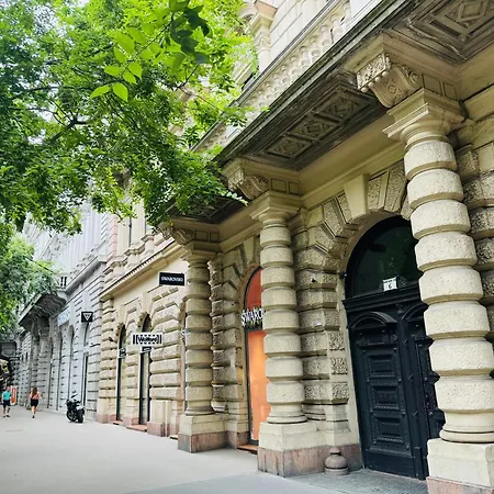 Andrassy With Free Parking Budapesta