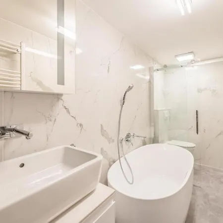 Appartement Andrassy With Free Parking